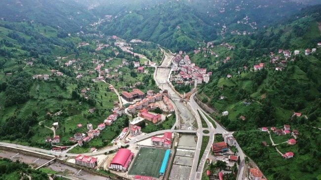 Rize'nin Güneysu ilçesinde, "Güneysu Kültür Buluşmaları" aktifliği başladı. Güneysu Belediye