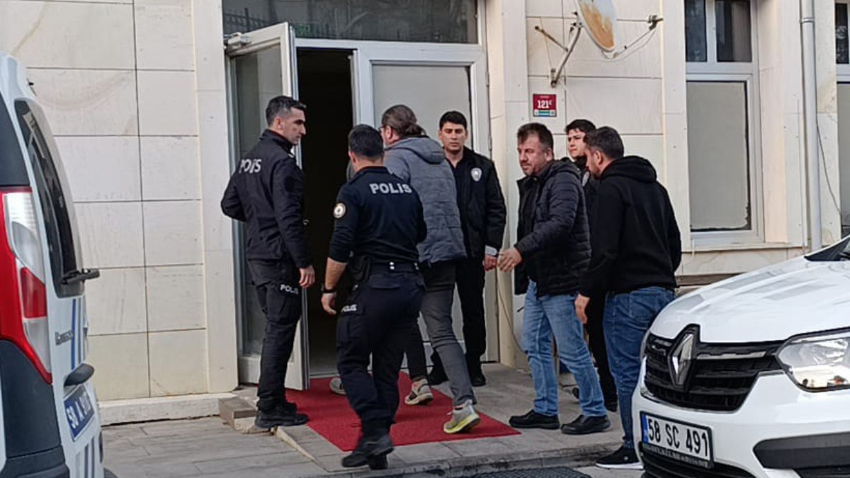 DHA Sivas'ta Suşehri İlçe Emniyet Müdürlüğü Polis Merkez Amirliği ekipleri