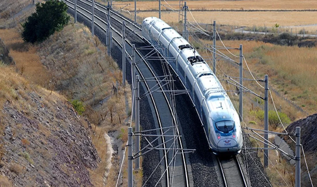 Uraloğlu, Çorum-Ankara kara yolu Koparan mevkisinde kurulan demir yolu şantiyesinde