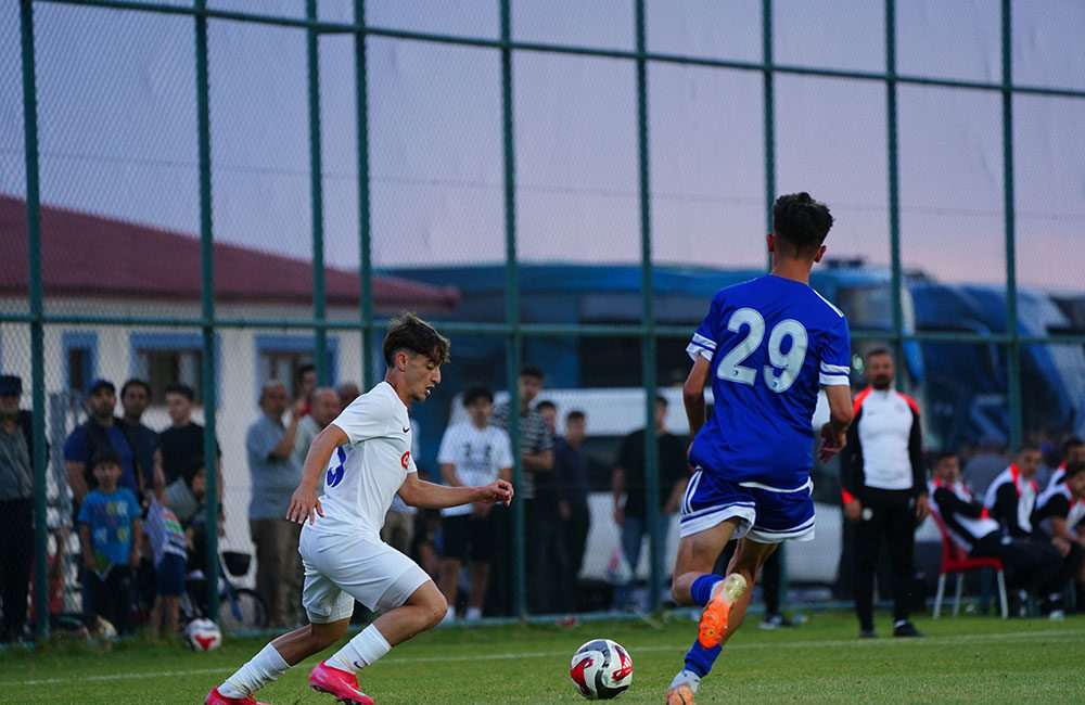 Yeni sezon hazırlıklarını Erzurum’da sürdüren Çaykur Rizespor, üçüncü hazırlık maçında