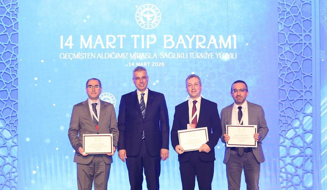 İstanbul'da düzenlenen 14 Mart Tıp Bayramı töreninde Rize’nin gururu Prof.
