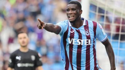 Trabzonspor yönetimi, performansıyla büyüleyen Nijeryalı forvet Paul Onuachu'nun takımda kalması