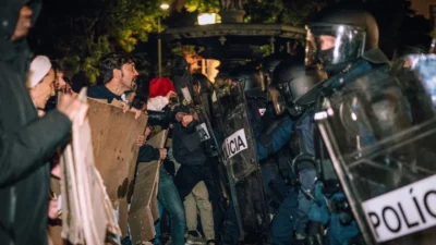 Portekiz'de tırmanan konut krizini protesto eden aktivistlerin kurduğu çadır kampları