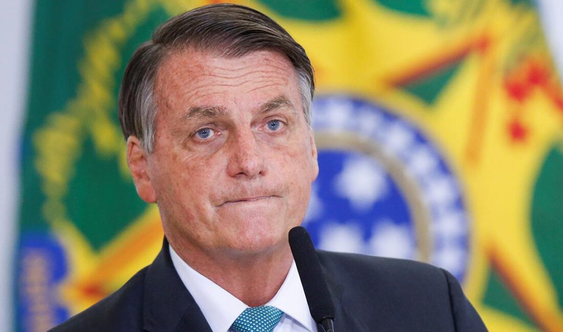 Seçim yenilgisinin ardından ABD'ye giden sağcı Senatör Flavio Bolsonaro, yeni