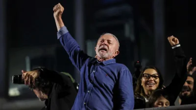 İlk turda geriye düşen Luiz Inacio Lula da Silva, Brezilya