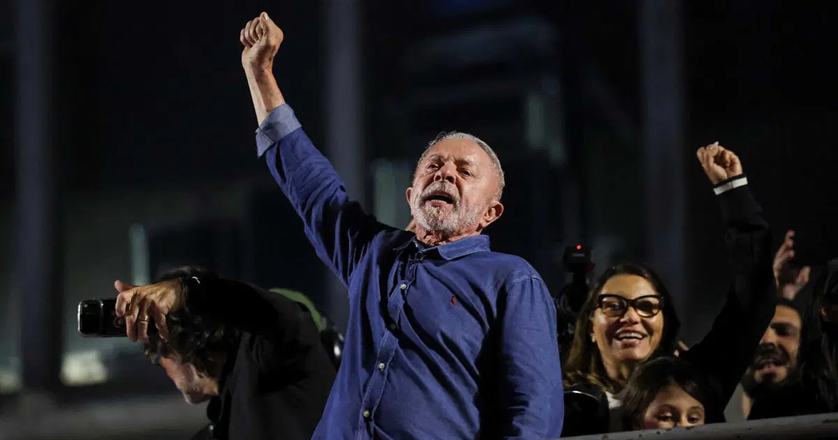İlk turda geriye düşen Luiz Inacio Lula da Silva, Brezilya