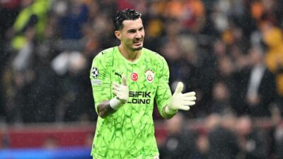 Kritik derbi öncesi tüm gözler kalecilere çevrilirken, milli file bekçisi