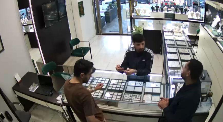 Esenyurt'ta bir kuyumcuda indirim alamayınca dehşet saçan, 16 el ateş