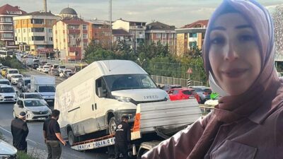 Gaziosmanpaşa'da kaldırıma çıkan minibüsü fark eden anne, çocuklarını kenara iterek