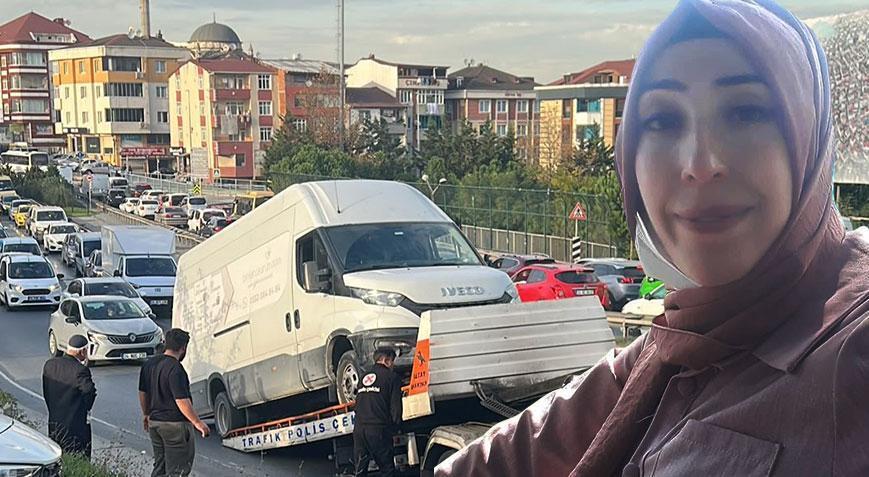Gaziosmanpaşa'da kaldırıma çıkan minibüsü fark eden anne, çocuklarını kenara iterek