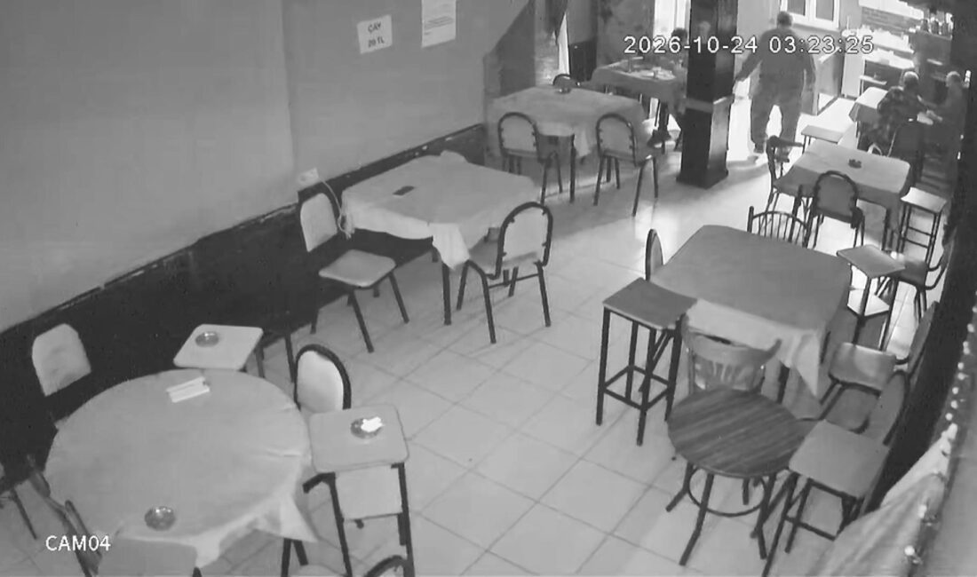 İstanbul Fatih'te bir kıraathanede dengesini kaybederek merdivenlerden düşen 64 yaşındaki
