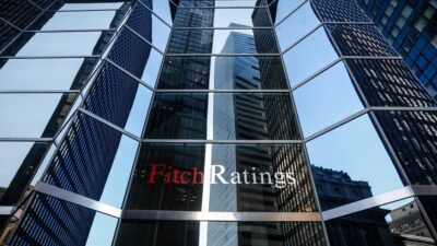 Fitch Ratings, yapay zeka yatırımları, Orta Doğu kaynaklı gerginlikler ve