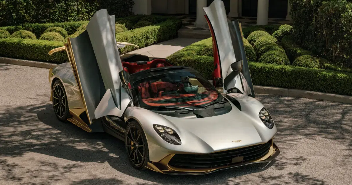 Aston Martin, 1.064 beygir güç üreten ve 350 km/s hıza