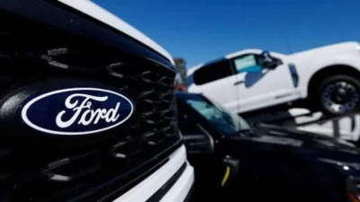 Ford, hırsızlık tehdidi algıladığında kendi kendine yer değiştiren ve parçalarını