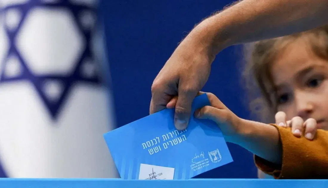 İsrail'deki kritik seçimlerde Netanyahu bloku öne geçse de 61 sandalyeye
