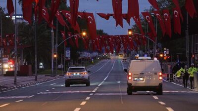 İstanbul'da 29 Ekim Cumhuriyet Bayramı provası nedeniyle Vatan Caddesi ve