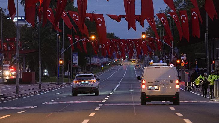 İstanbul'da 29 Ekim Cumhuriyet Bayramı provası nedeniyle Vatan Caddesi ve