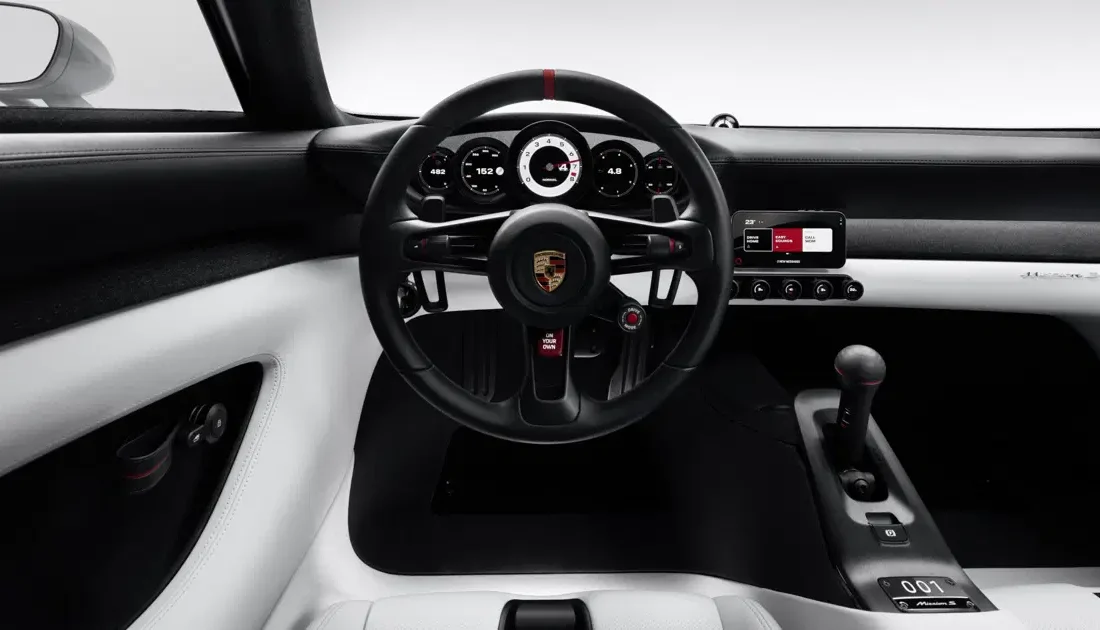 Porsche, 911 serisinin üzerine yerleşecek yeni süper spor konsepti Mission
