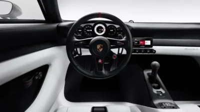 Porsche, 911 serisinin üzerine yerleşecek yeni süper spor konsepti Mission