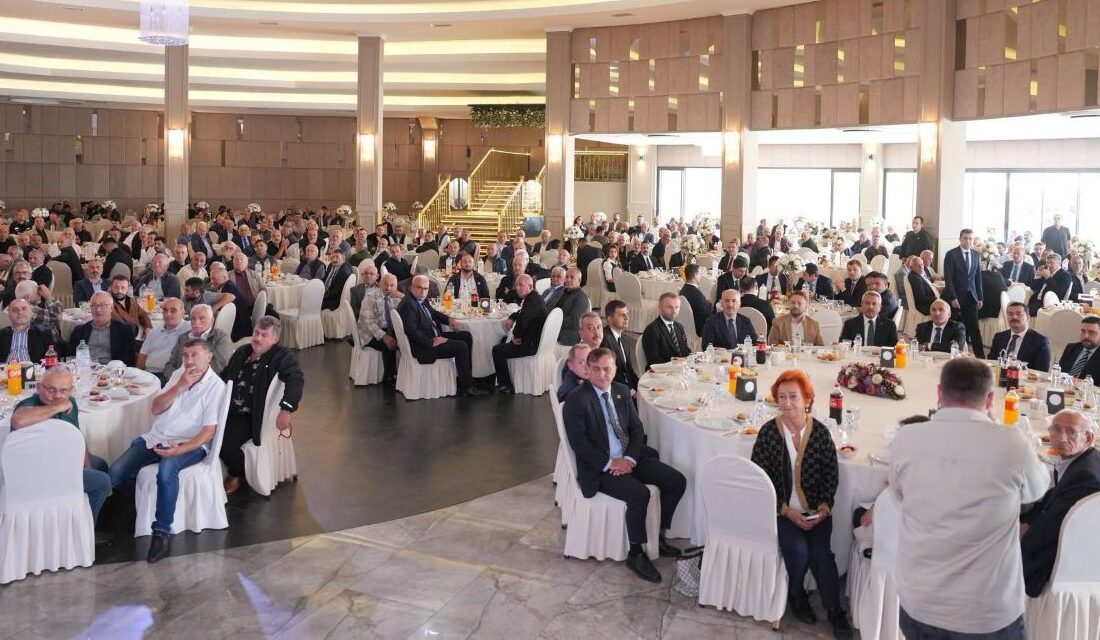 Rize'de düzenlenen Muhtarlar Günü buluşmasında 550 muhtar il protokolüyle bir