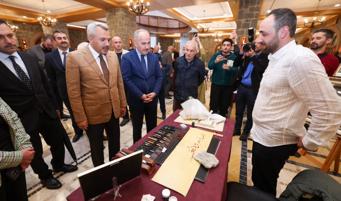 Rize'de kamu personelinin el emeğiyle hazırladığı yöresel el sanatları sergisi,