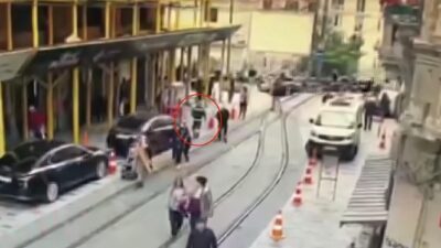 Beyoğlu'nda uyuşturucu satarken suçüstü yakalanan şüphelinin gizli uyuşturucu deposu, cep