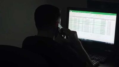 İnternet üzerinde kurdukları sahte araç kiralama siteleriyle yüzlerce kişiyi mağdur