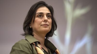 Görevinden uzaklaştırılan Üsküdar Belediye Başkanı Sinem Dedetaş hakkında ev hapsi