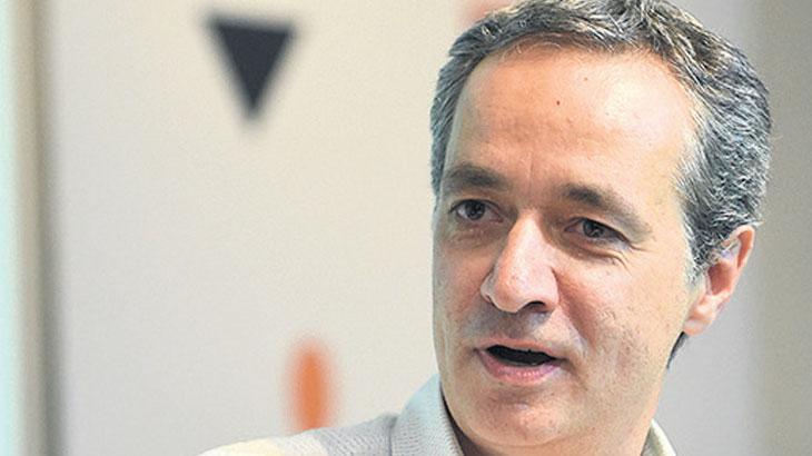 19 yaşındaki oğlunu kalp yetmezliğinden kaybeden yazar Cem Akaş, elektronik